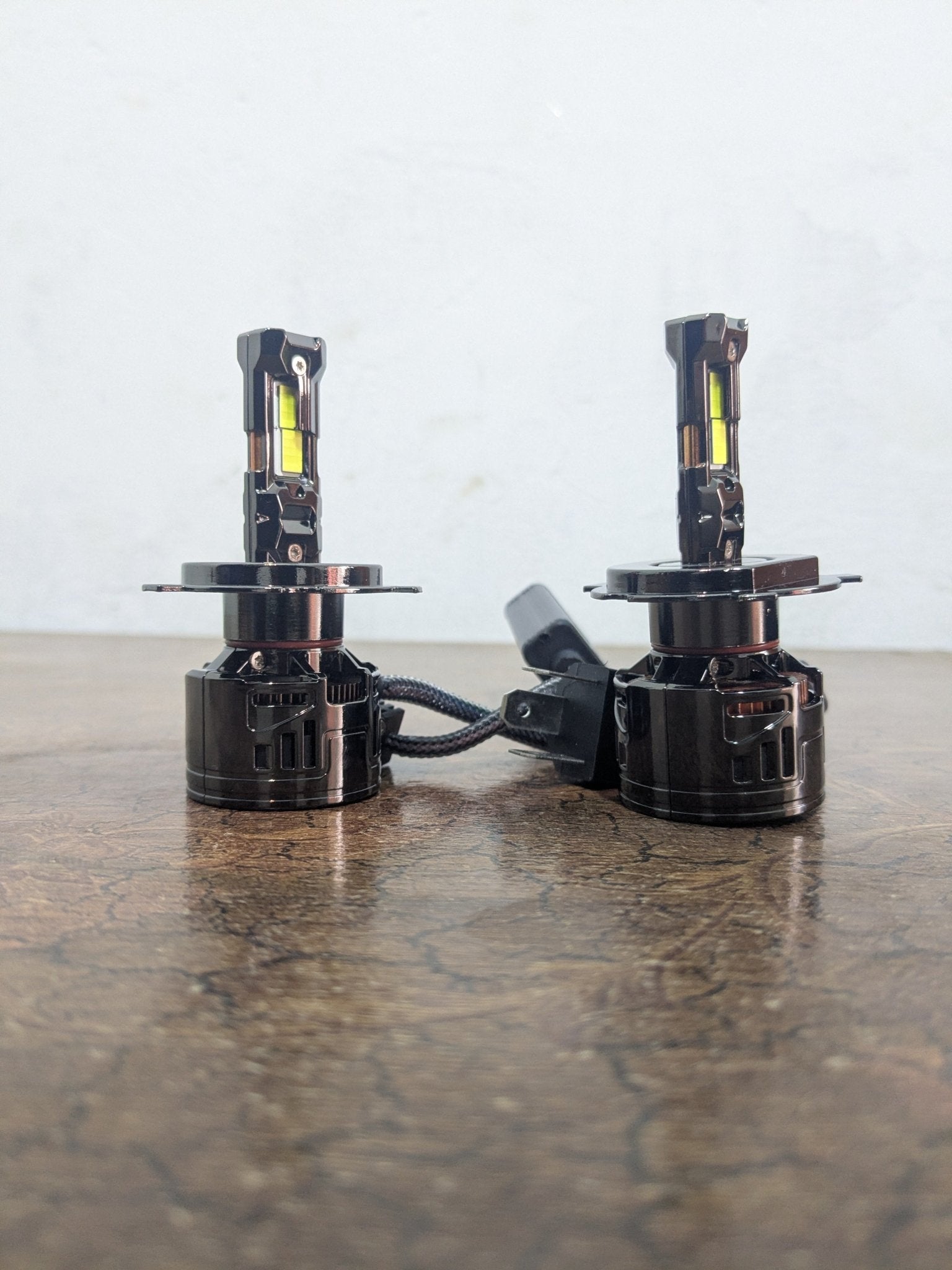 LED Light 9005 GRIP – King High - Power LED Headlight Bulbs for Cars ( 1000W Made China ) - Premium Car Accessories by RJCARHUB Pakistan