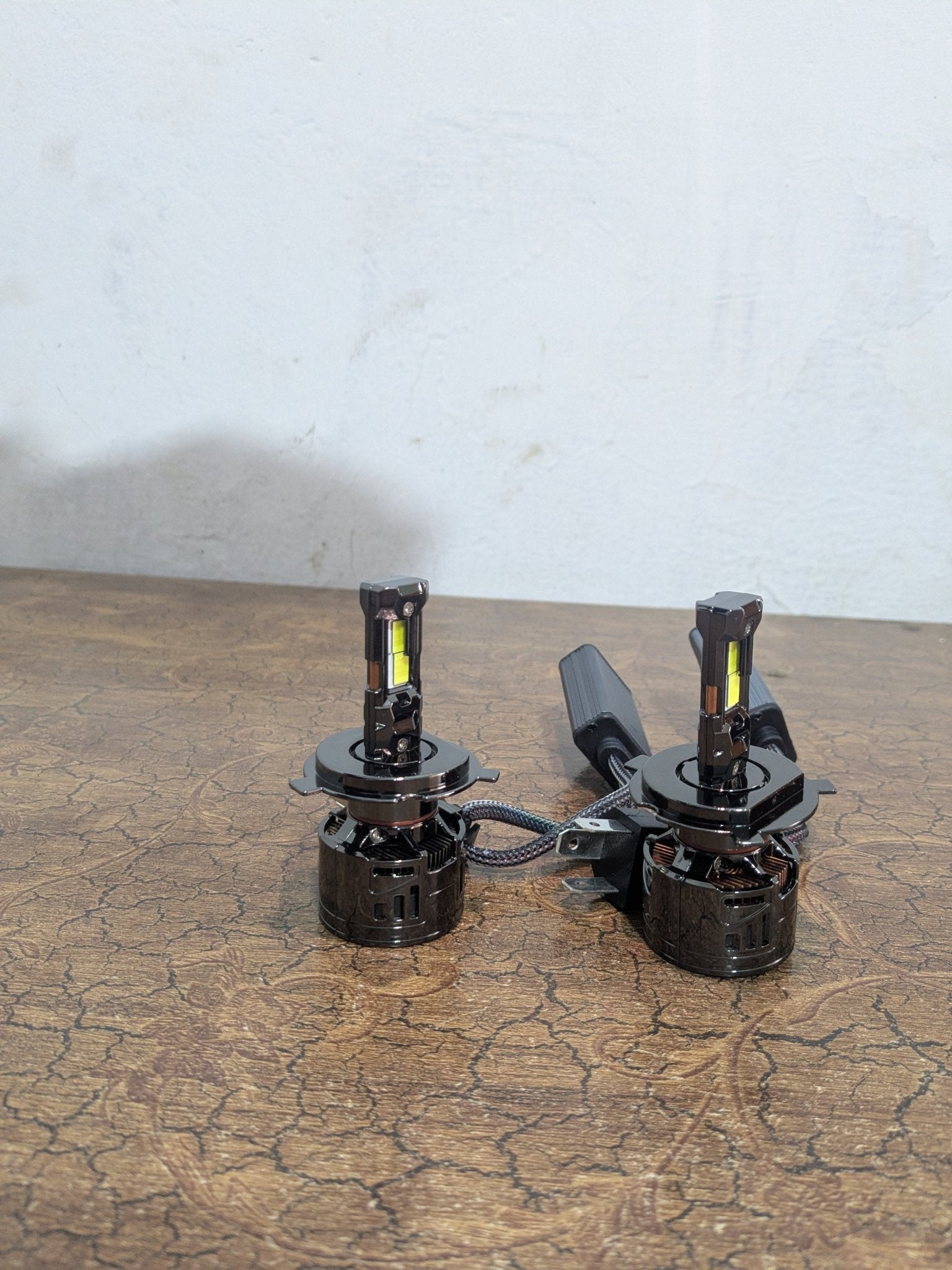 LED Light 9005 GRIP – King High - Power LED Headlight Bulbs for Cars ( 1000W Made China ) - Premium Car Accessories by RJCARHUB Pakistan